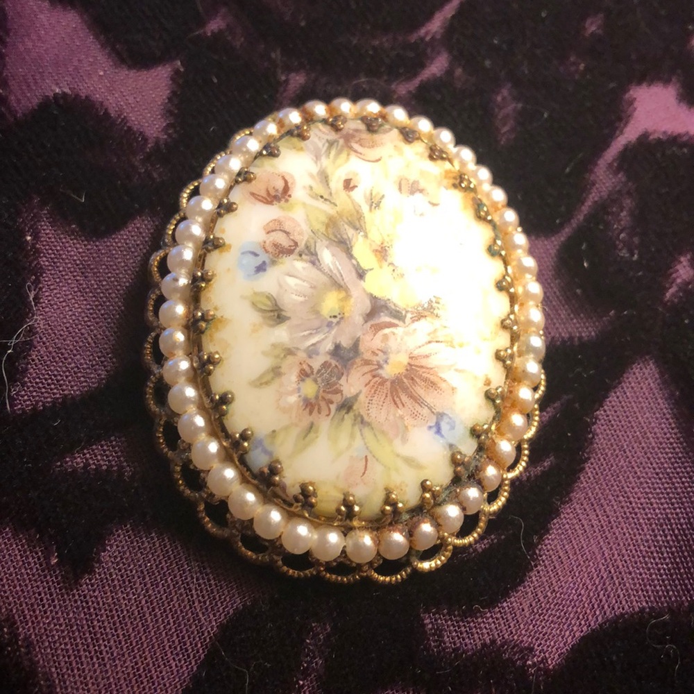 Stunning Antique enamel/seed pearl brooch.